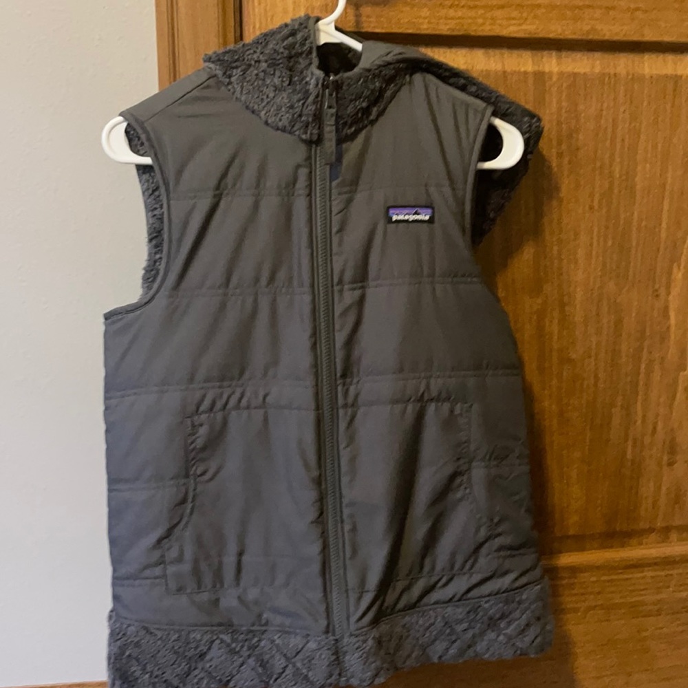 patagonia reversible vest